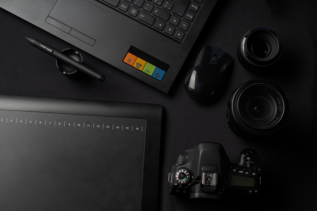 Kamera StreamCam 4K – streaming i videokonferencje | Otitec